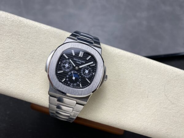 Patek Philippe Nautilus 5740/1G