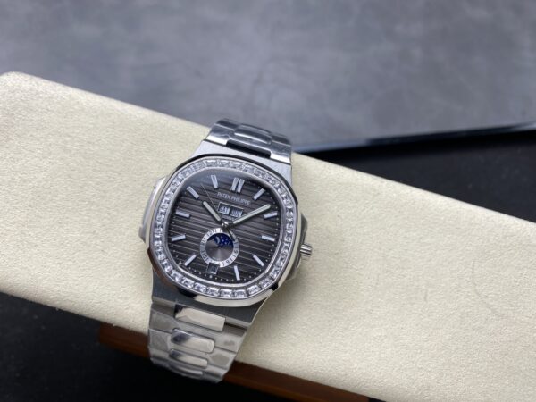 Patek Philippe Nautilus 5726/1A White