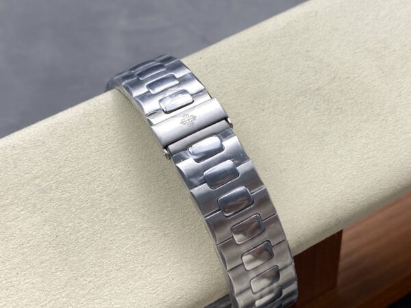 Patek Philippe Nautilus 5726/1A White