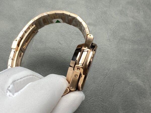Patek Philippe Nautilus 5990