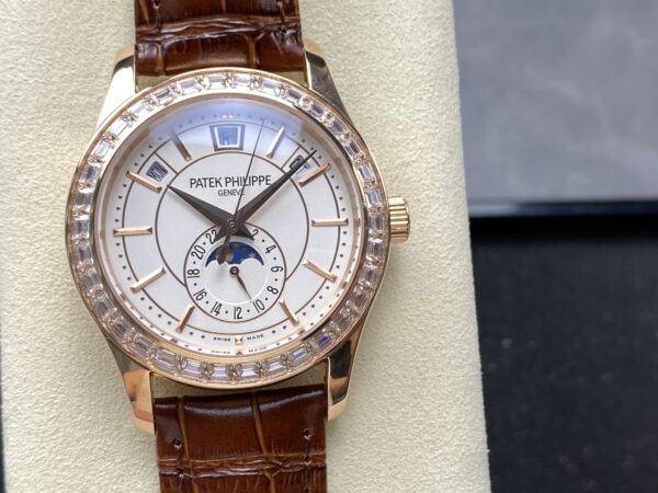 Patek Philippe Nautilus 5205G-013