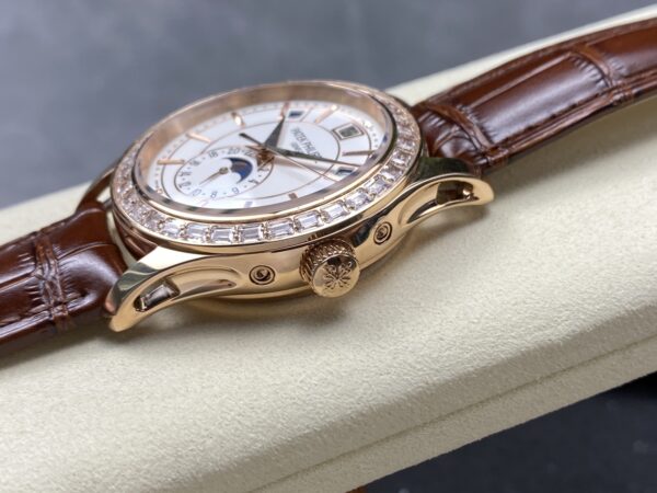 Patek Philippe Nautilus 5205G-013