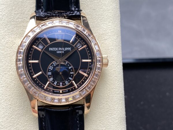 Patek Philippe Nautilus 5205G-013