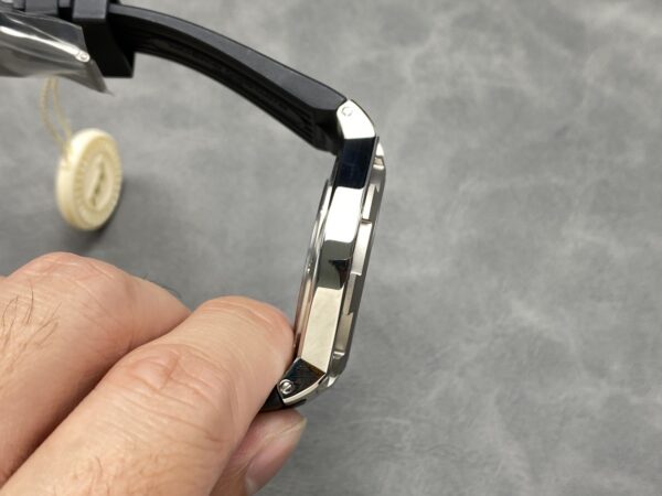 Patek Philippe Overseas 47040