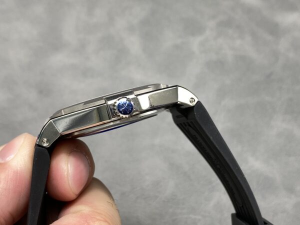 Patek Philippe Overseas 47040