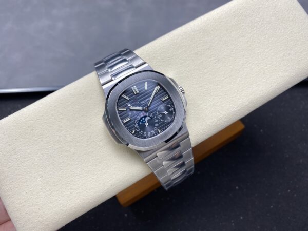 Patek Philippe Nautilus 5712