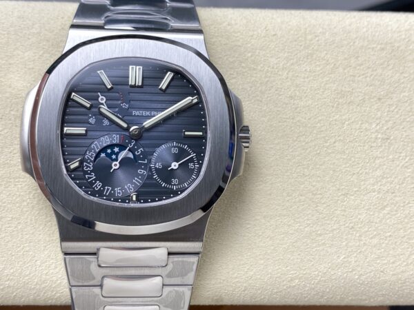 Patek Philippe Nautilus 5712
