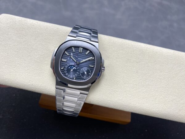 Patek Philippe Nautilus 5712