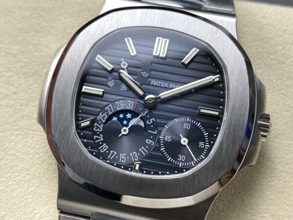 Patek Philippe Nautilus 5712