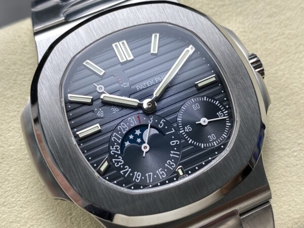 Patek Philippe Nautilus 5712