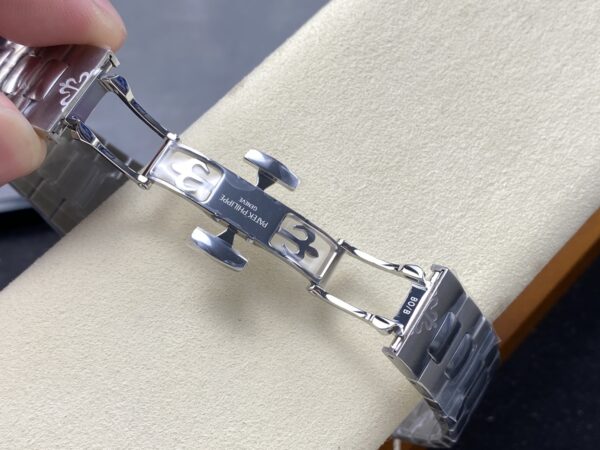 Patek Philippe Nautilus 5712