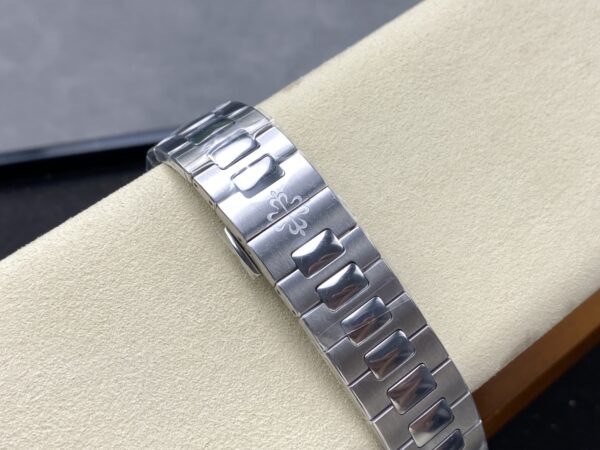 Patek Philippe Nautilus 5712