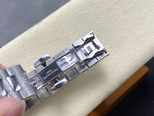 Patek Philippe Nautilus 5712