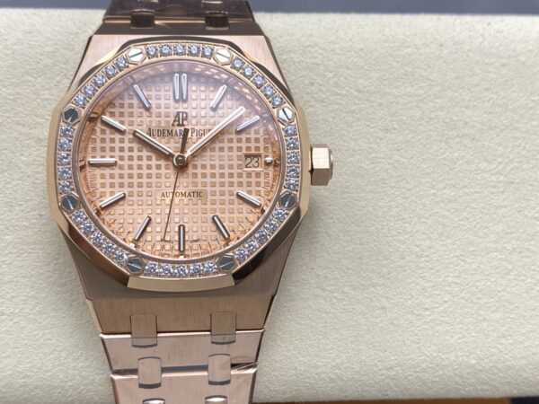 a1742822525391_7203-1.jpg Audemars Piguet Royal Oak (ROYAL OAK) Red