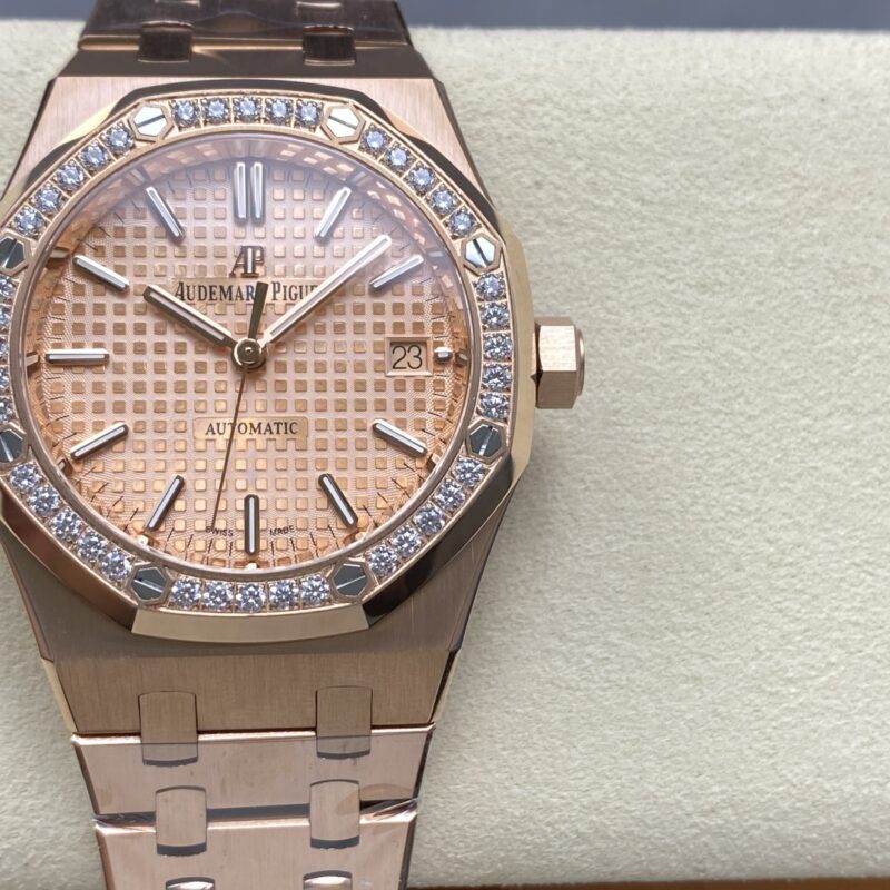 Audemars Piguet Royal Oak (ROYAL OAK) Red