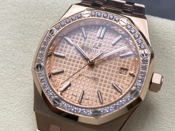 a1742822525422_0675-1.jpg Audemars Piguet Royal Oak (ROYAL OAK) Red