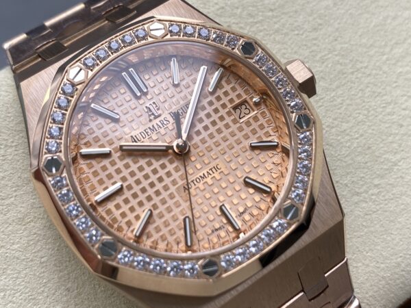 a1742822525422_2503-1.jpg Audemars Piguet Royal Oak (ROYAL OAK) Red