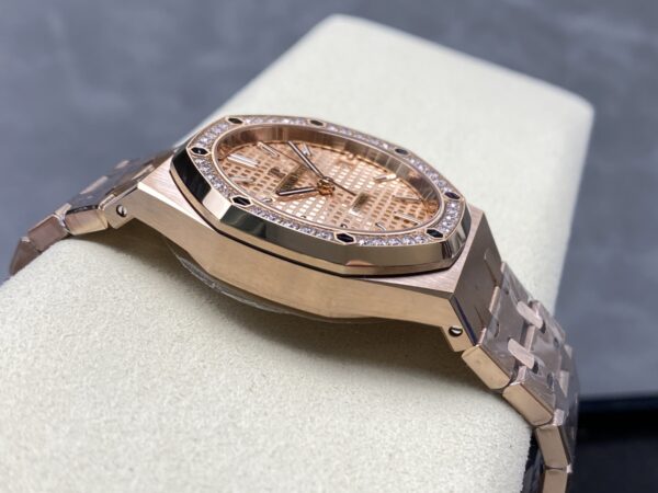 a1742822527011_6415-1.jpg Audemars Piguet Royal Oak (ROYAL OAK) Red