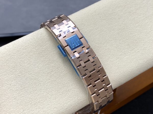 a1742822527012_5444-1.jpg Audemars Piguet Royal Oak (ROYAL OAK) Red