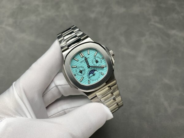 Patek Philippe Nautilus 5740/1G