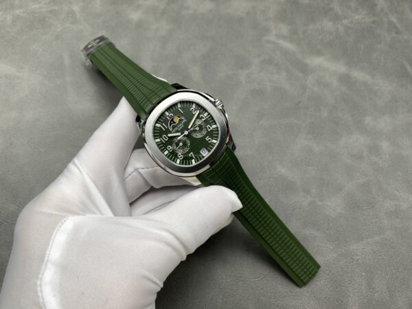 Patek Philippe Aquanaut 5261R-001 Blue