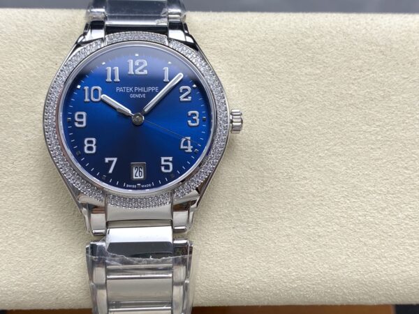 Patek Philippe Watch 7300