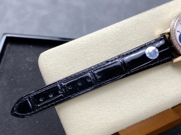 Jaeger-LeCoultre Watch (COMPLICATIONS) Blue