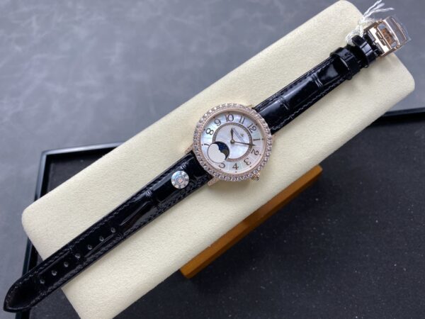 Jaeger-LeCoultre Watch (COMPLICATIONS) Blue