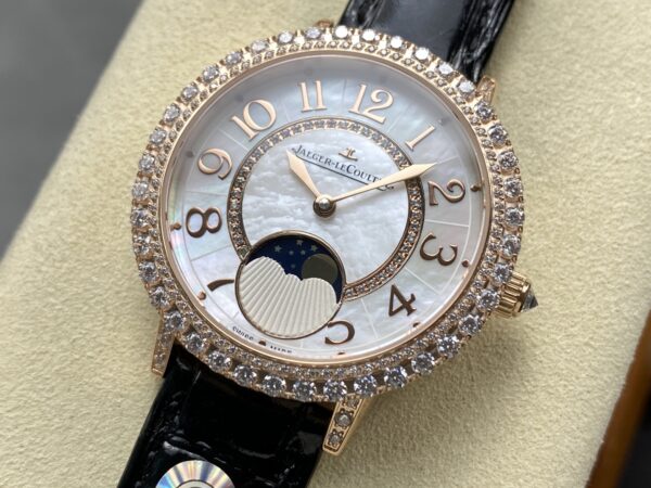 Jaeger-LeCoultre Watch (COMPLICATIONS) Blue