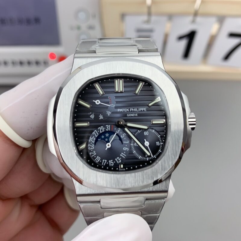 Patek Philippe Nautilus 5712