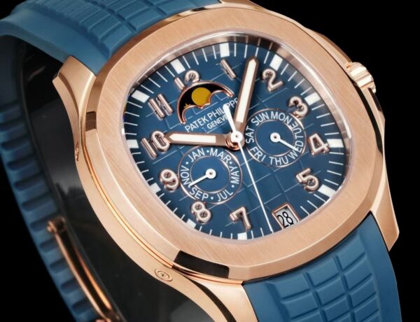 Patek Philippe Aquanaut 5261R-001 Blue