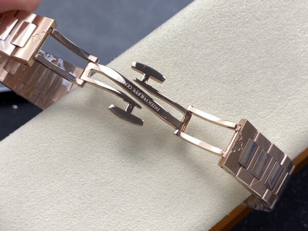 Patek Philippe Nautilus 7118