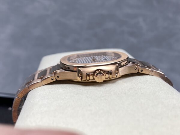 Patek Philippe Nautilus 7118