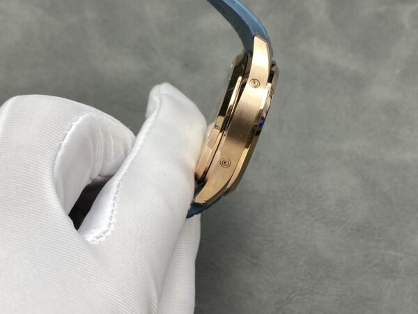 Patek Philippe Aquanaut 5261R-001 Blue