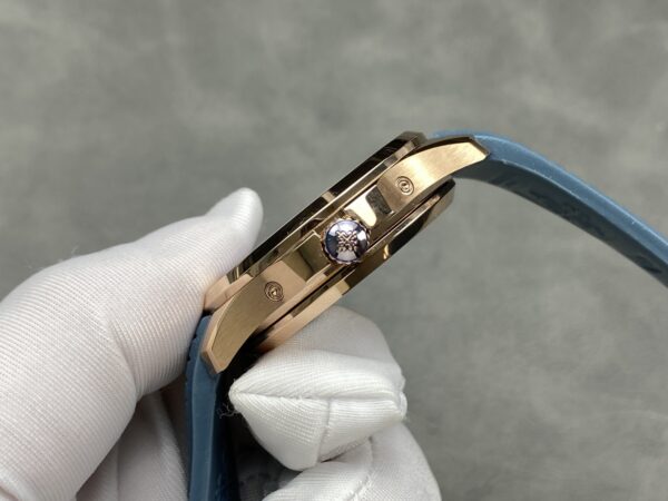 Patek Philippe Aquanaut 5261R-001 Blue