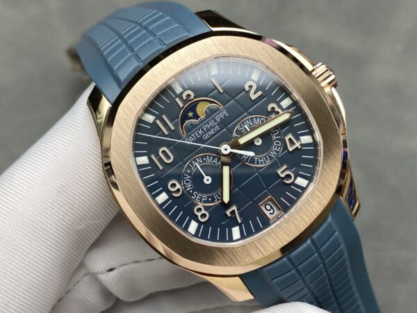 Patek Philippe Aquanaut 5261R-001 Blue