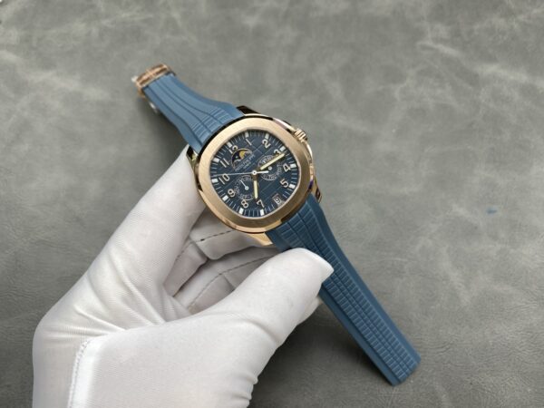 Patek Philippe Aquanaut 5261R-001 Blue