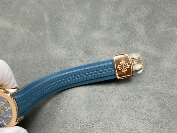 Patek Philippe Aquanaut 5261R-001 Blue