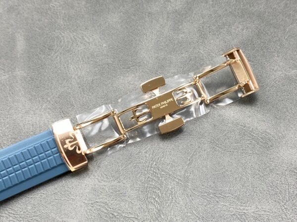 Patek Philippe Aquanaut 5261R-001 Blue