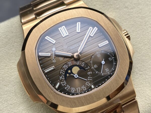 Patek Philippe Nautilus 5712A