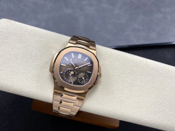 Patek Philippe Nautilus 5712A