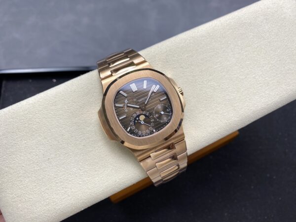 Patek Philippe Nautilus 5712A