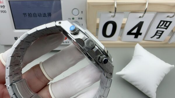 Audemars Piguet Watch 26240 Blue