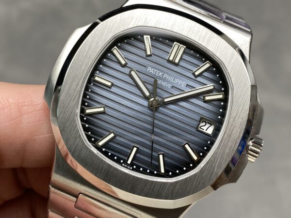 Patek Philippe Nautilus 5811G