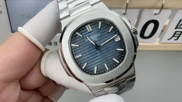 Patek Philippe Nautilus (NAUTILUS)