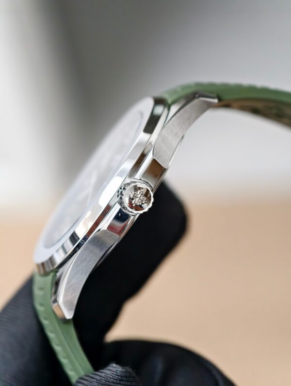 Patek Philippe Aquanaut 5168G White