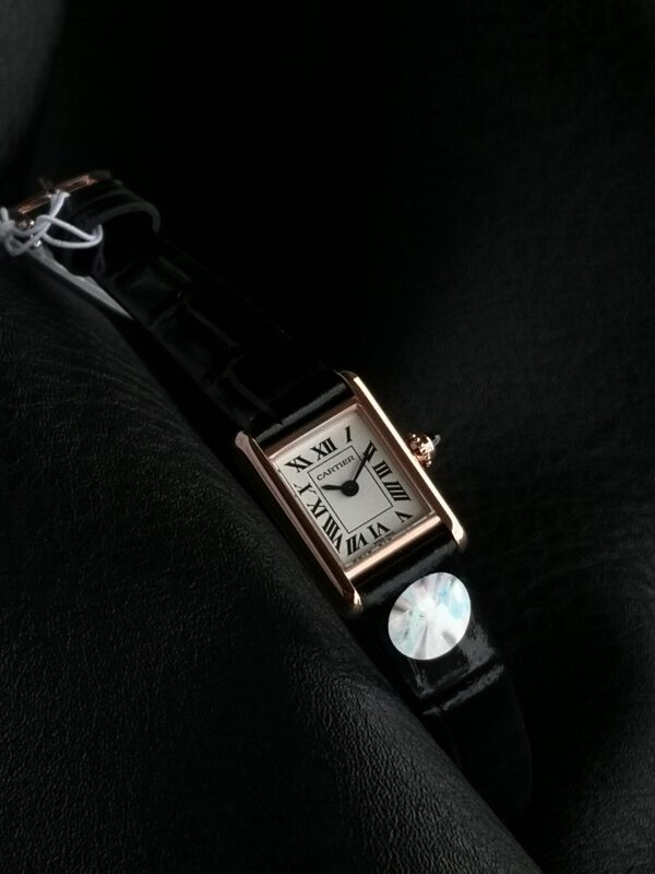 a1749996333600_4808-3.jpg Cartier Tank (TANK) Blue