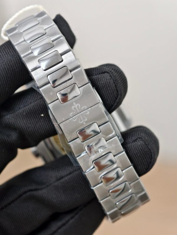Patek Philippe Nautilus 5821 Blue
