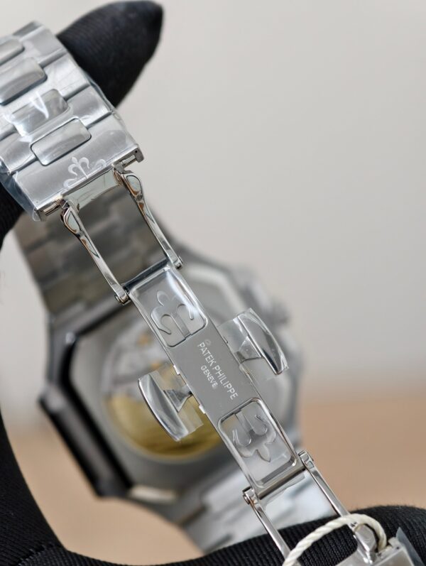 Patek Philippe Nautilus 5821 Blue