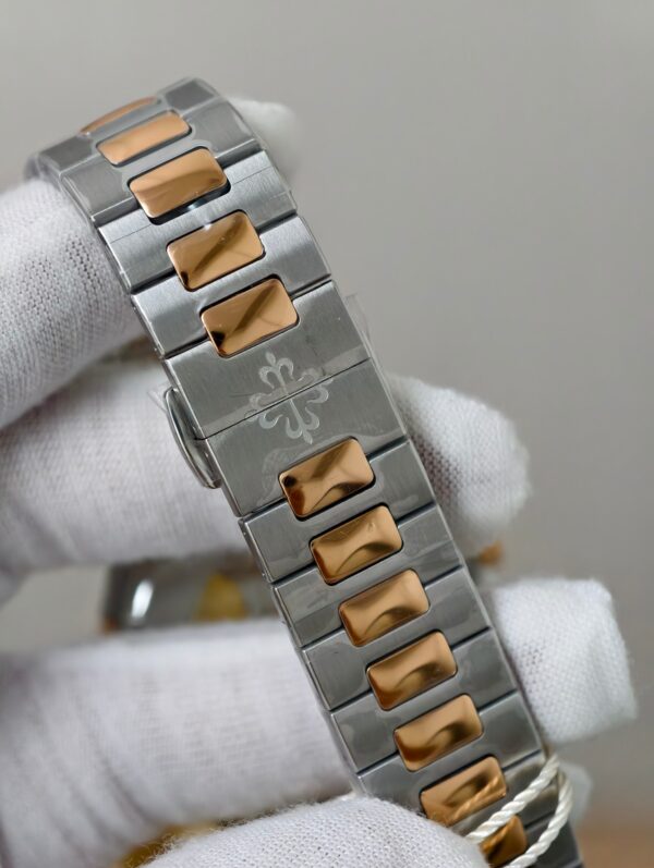 Patek Philippe Nautilus 5821 Rose Gold